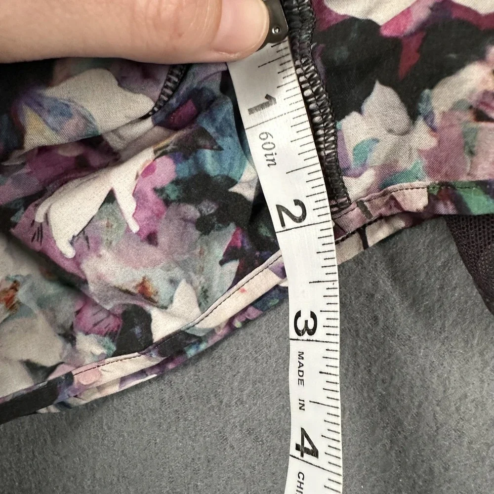 Lululemon Shorts Womens 4 Purple Black Floral Hotty‎ Hot Short 2.5 Lined Mesh